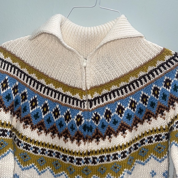 Moda International Zip up Sweater - Picture 10 of 11